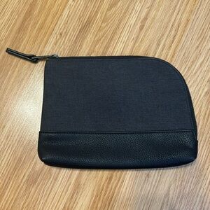 Slim Travel Bag - Unisex